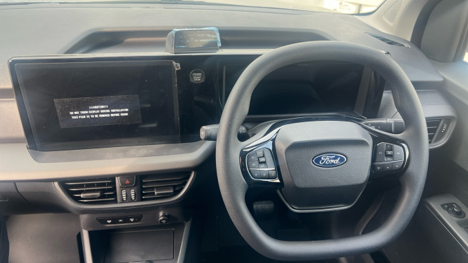 Ford Transit Courier E-Transit Courier 100kW 43kWh Trend Van Auto - Image 10